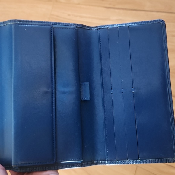 💕LV epi Porte Tresor trifold wallet - Picture 4 of 10